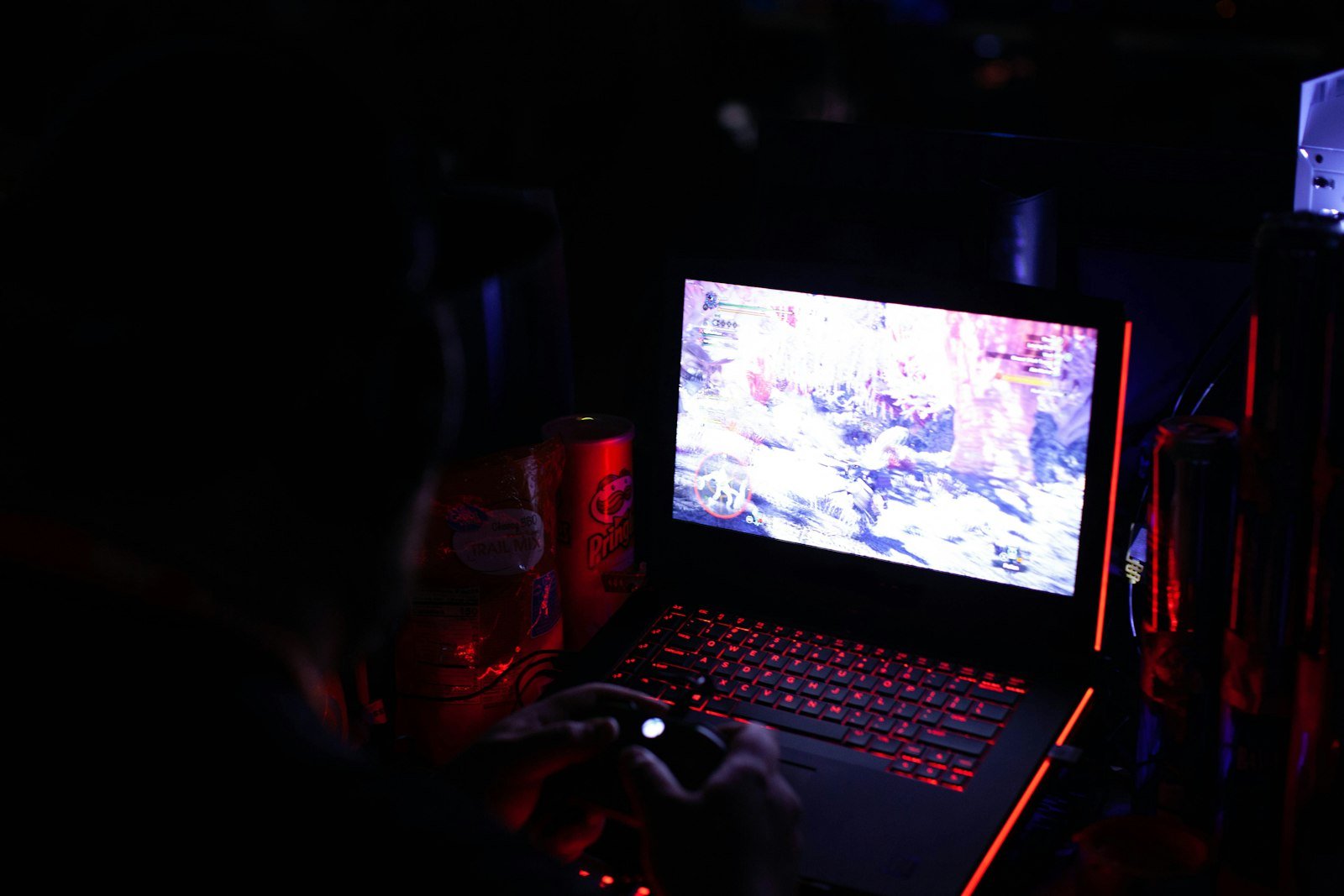 Setup de jogador durante partida competitiva de e-sports (Foto: Sean Do/Unsplash)